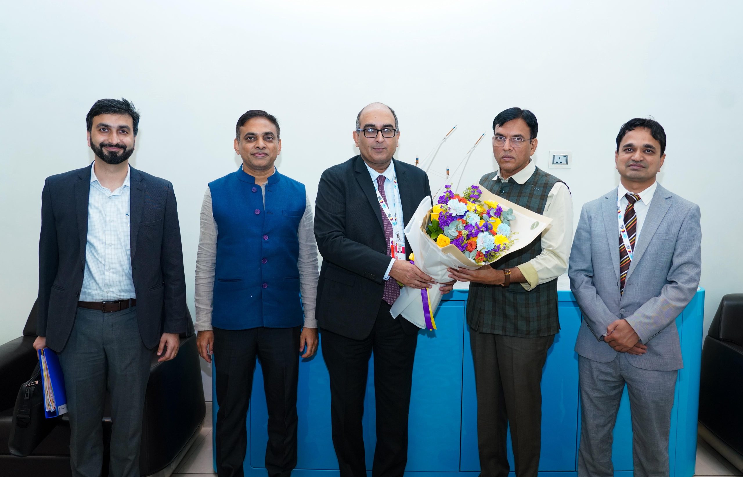 Dr. Mansukh Mandaviya Represents India at World Summit for Social Development in Doha