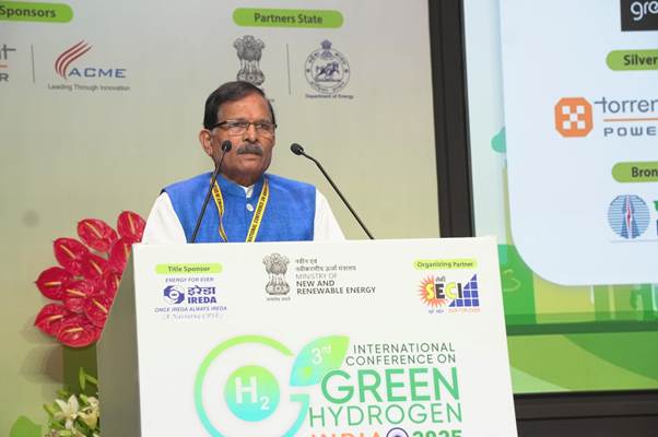 India set to command 10% of global green hydrogen demand by 2030: Shripad Naik