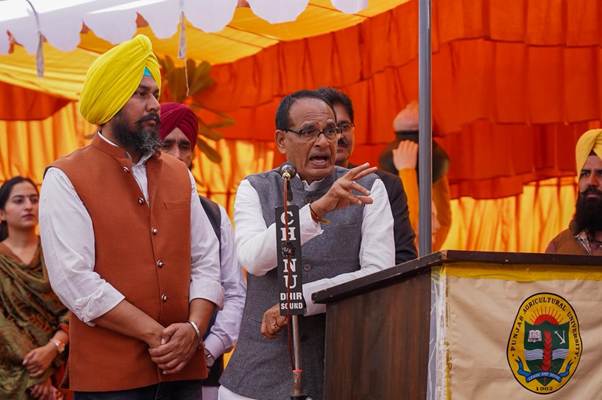 Shivraj Singh Chouhan hails Punjab’s stubble management success, presents Moga village as national model