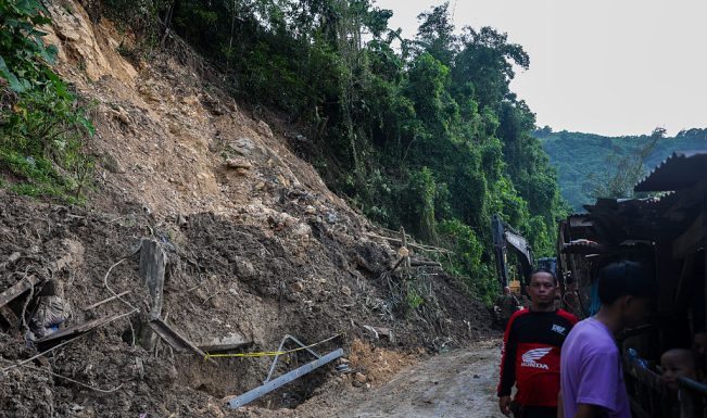 Heavy rain triggers landslide in central Vietnam, 6 bus passengers killed
