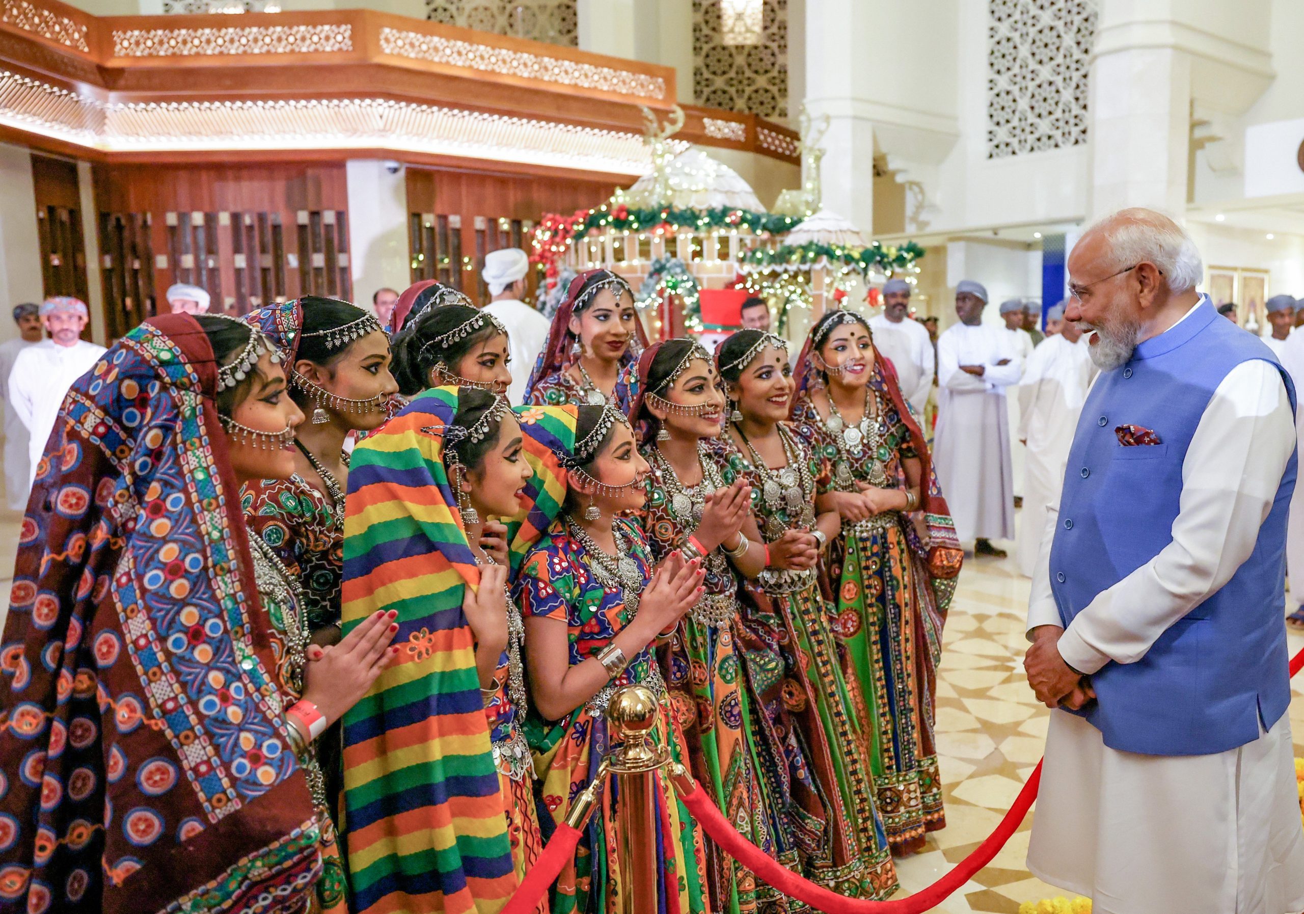 PM Modi receives warm welcome from Indian community in Oman