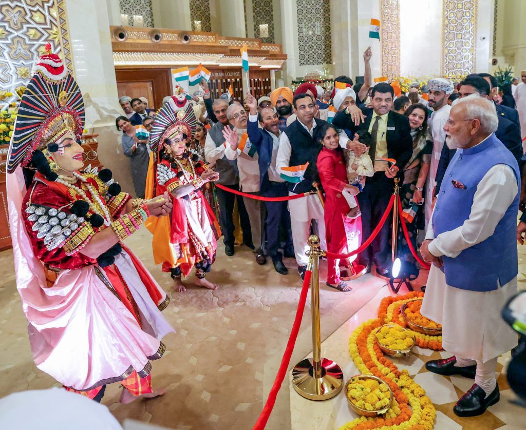 PM Modi being welcomed by Indian Community in Muscat