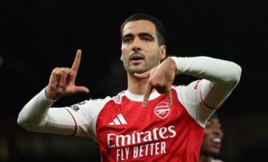 Arsenal beat Brentford, Leeds stun Chelsea in Premier League