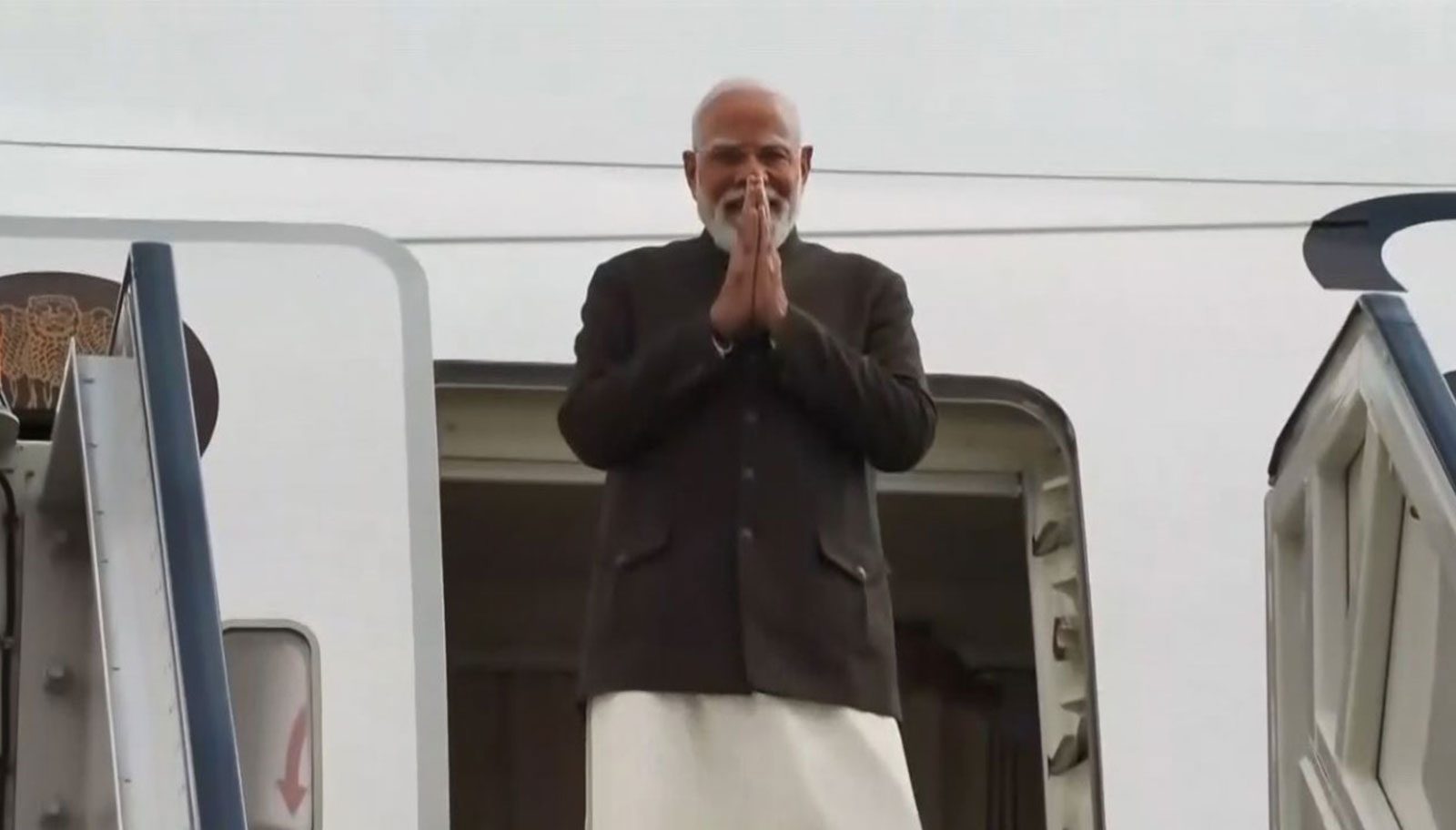 PM Modi arrives in Addis Ababa, received by Ethiopian counterpart at airport