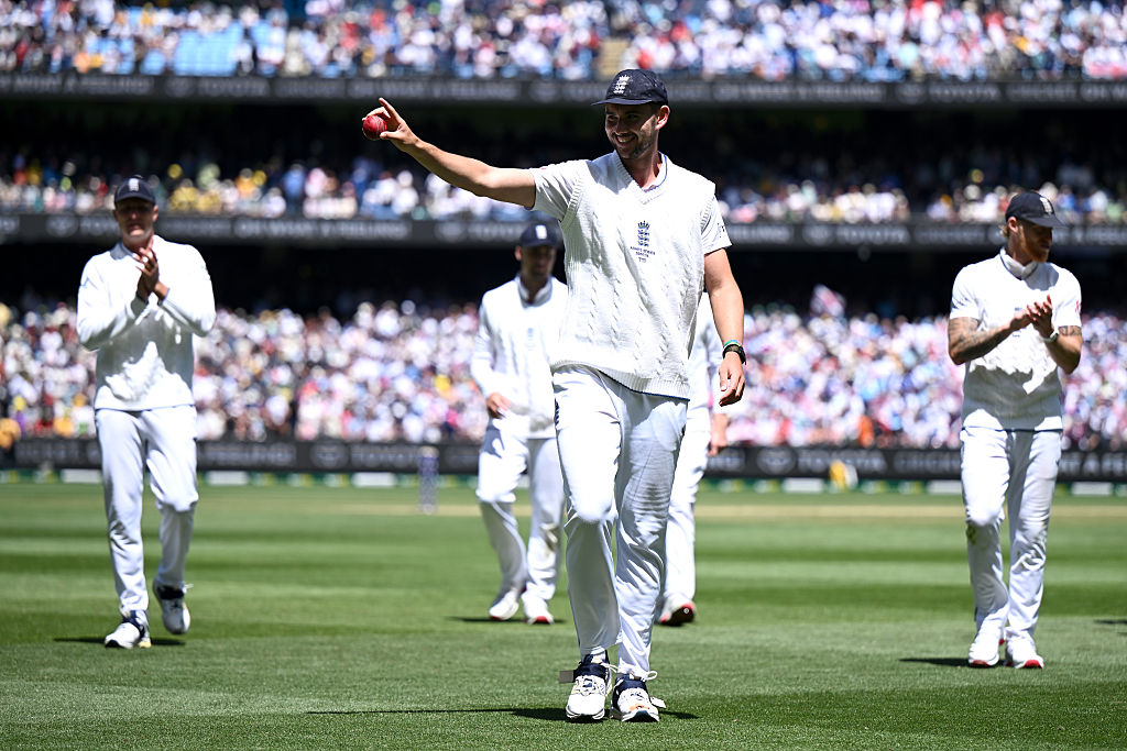 Ashes: Batters run for cover on manic day one in fourth Test in Melbourne