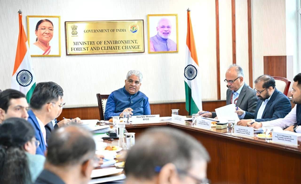 Environment Minister reviews NCSCM’s coastal research, calls for stronger science–community integration