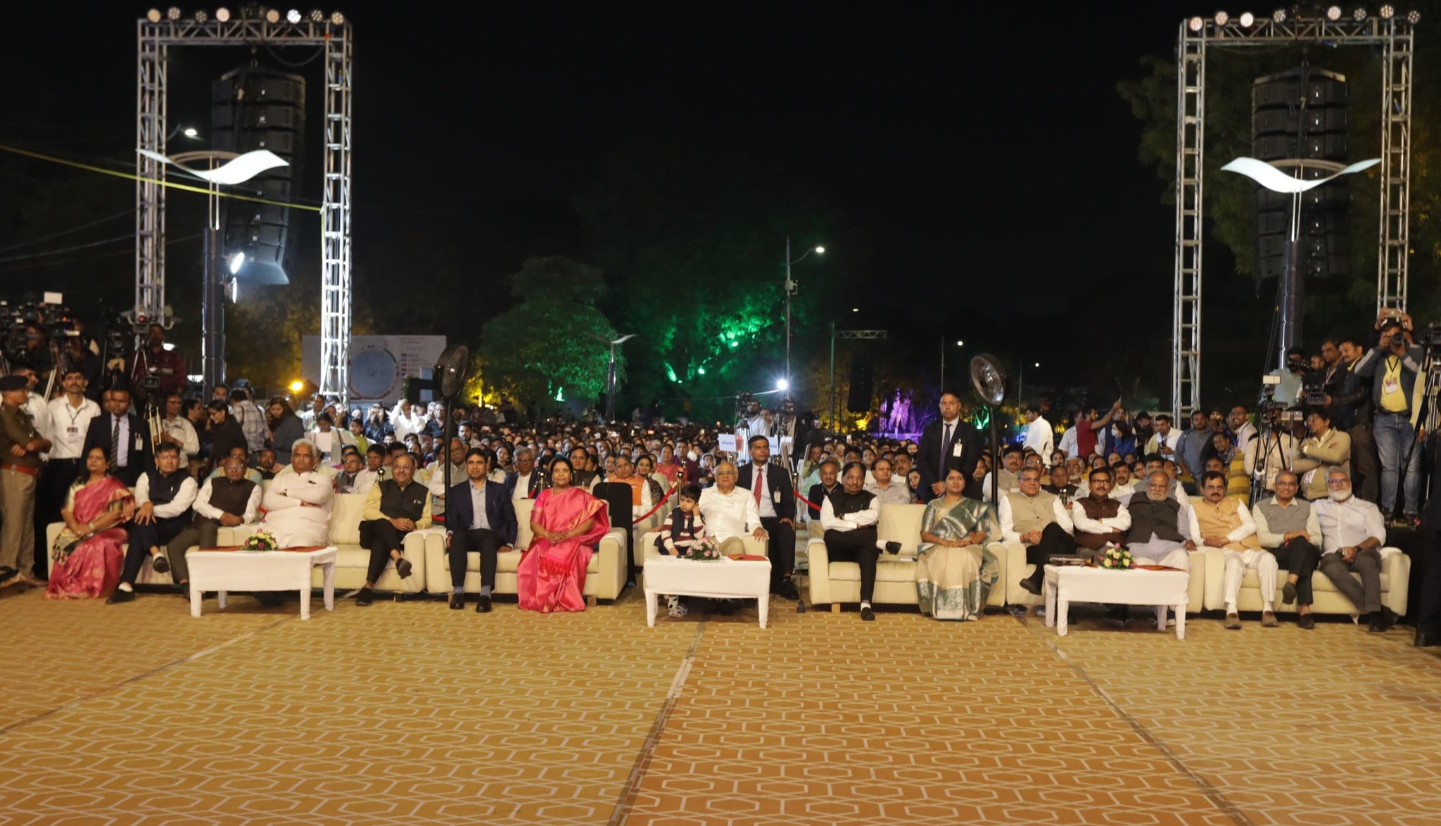 Gujarat CM inaugurates Kankaria Carnival 2025 with grand spectacle