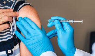Shingles vaccine reduces risk of death from dementia, study finds