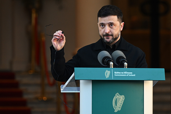 Ukraine’s Zelenskiy ditches NATO ambition ahead of peace talks