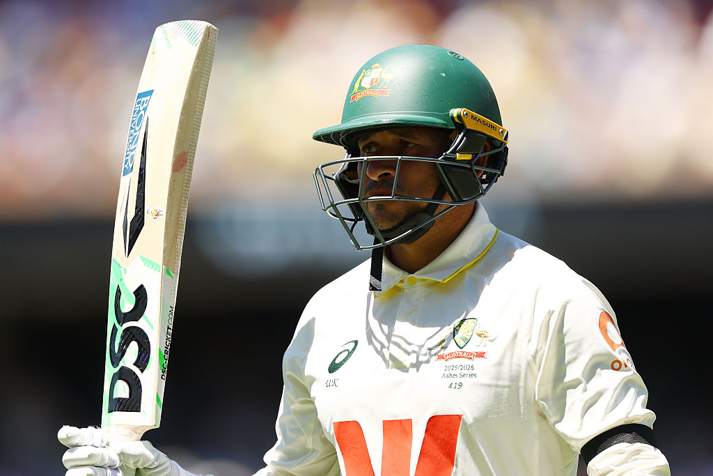 Khawaja defies the obituaries with half-century in third Ashes test