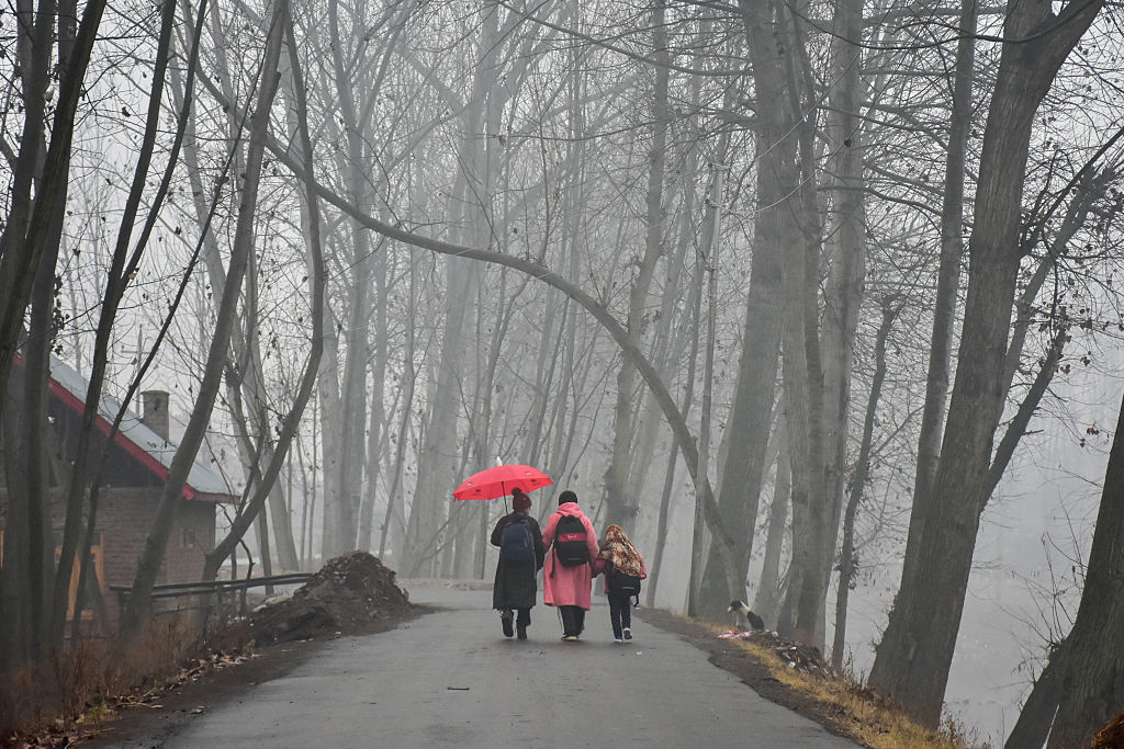 Sub-zero temperatures in Gulmarg, Pahalgam as winter sets in across Jammu and Kashmir