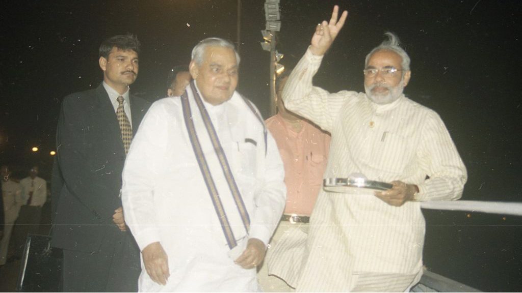 Modi-Vajpayee-1