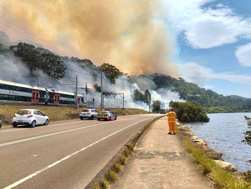 Australia downgrades wildfire alerts in New South Wales state