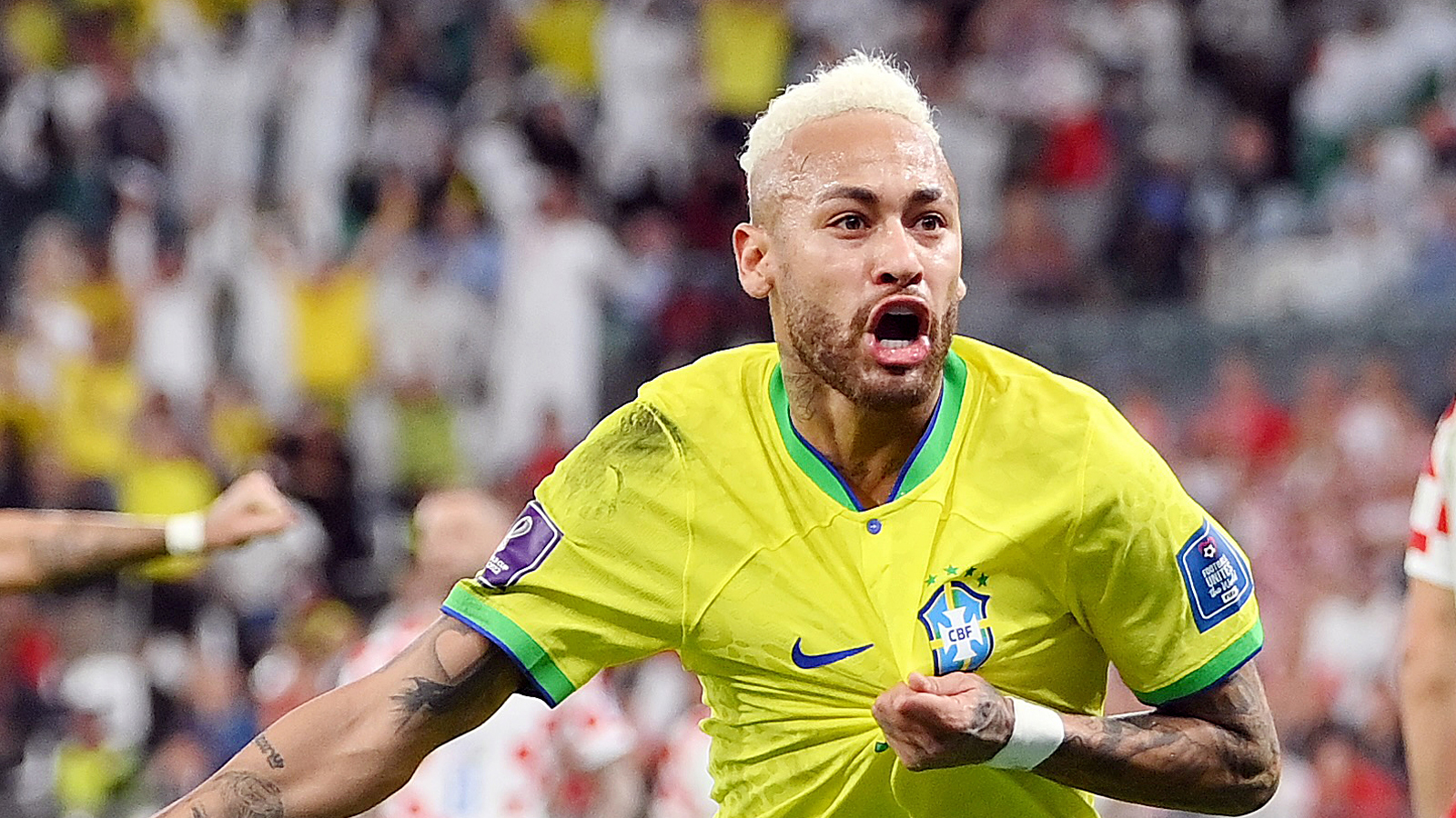 Neymar undergoes successful knee surgery