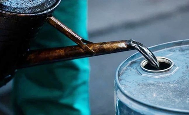 Saudi Arabia cuts January oil prices to Asia to five-year low