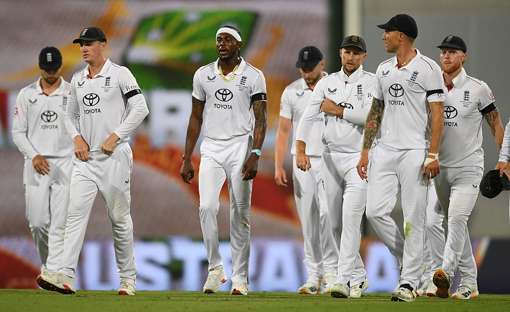 Golf, beaches and nap-time: Beaten England take mini-break before Adelaide Test