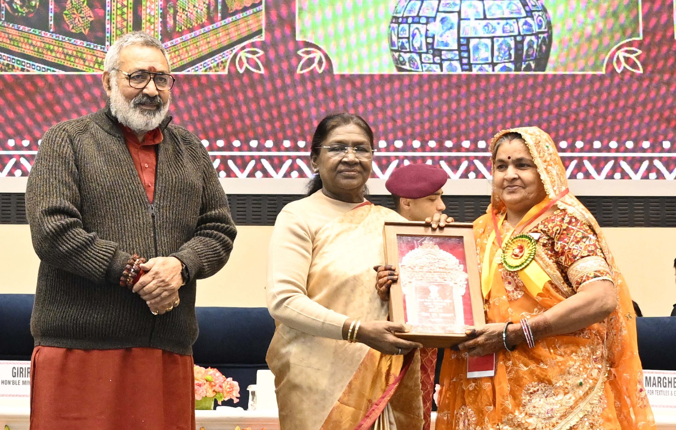 President Murmu presents National Handicrafts Awards for 2023 and 2024