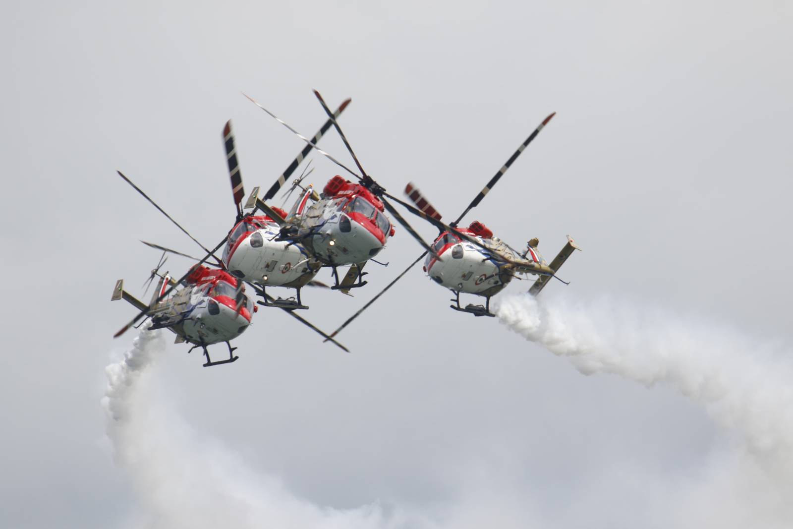 Gujarat: IAF’s Sarang team mesmerises Ankleshwar with aerial display