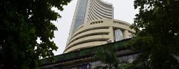 Sensex, Nifty Extend Losses as Weak Global Cues Weigh on Sentiment