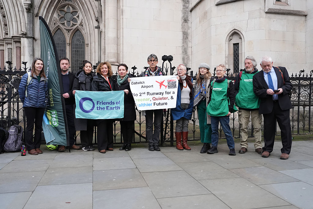 Environmental campaigners begin legal challenge against expansion of UK airport