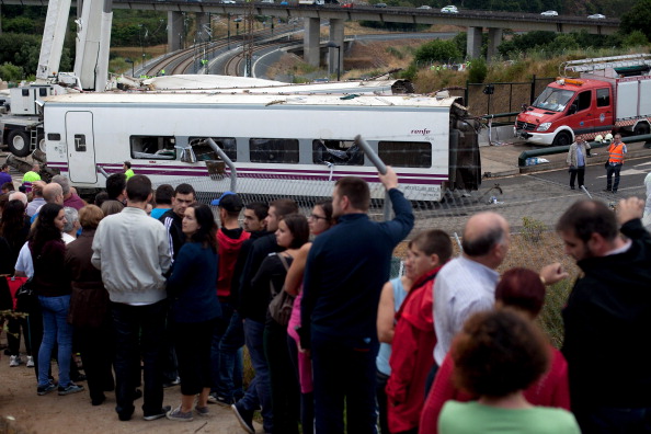 Two high-speed trains collide in Spain, 21 people killed