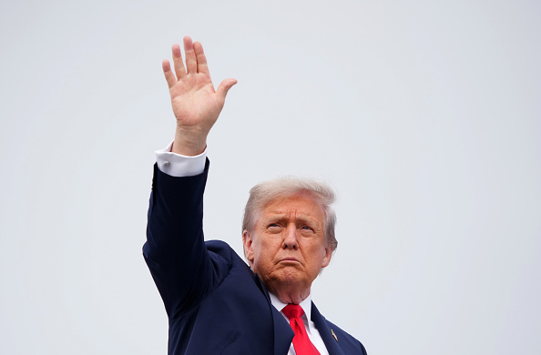 Oil sinks 11% as Trump predicts Middle East de-escalation