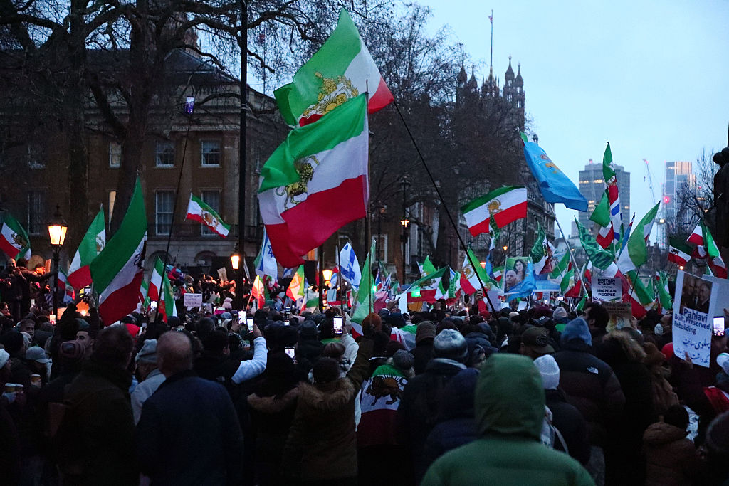 Iran unrest: Tehran says it is ready for war and dialogue as Trump weighs military action