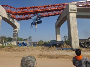 Death toll rises to 25 in Thailand after crane collapsed on train