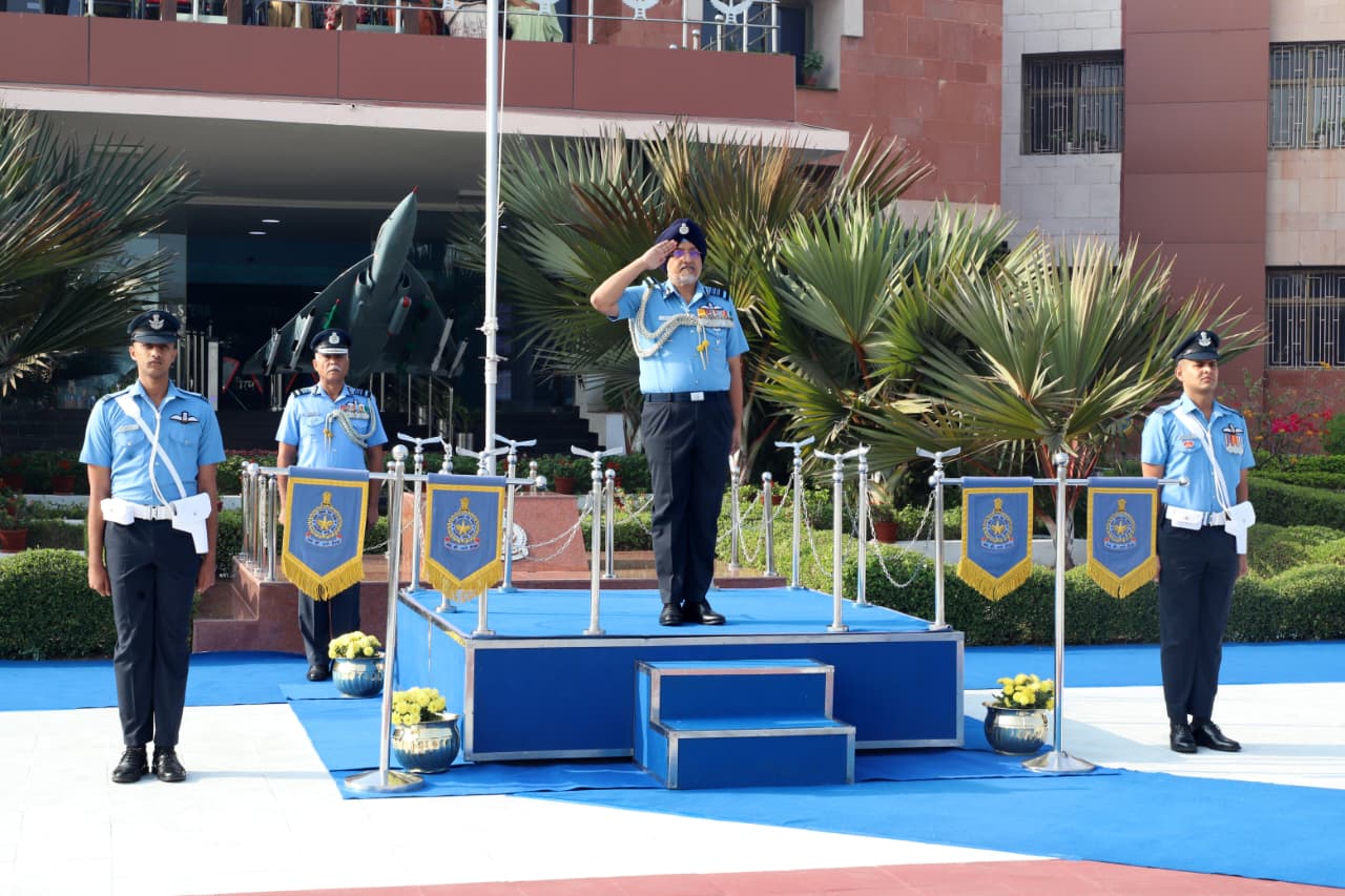 Air Marshal Tejinder Singh assumes charge of South Western Air Command