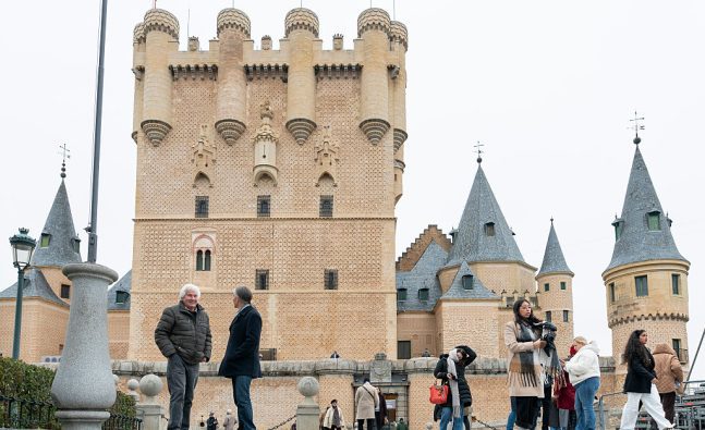 Spain expects tourist arrivals to keep growing in 2026