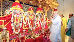 Amit Shah offers prayers at Jagannath Temple, Gurudwara and joins kite festival on Uttarayan in Ahmedabad