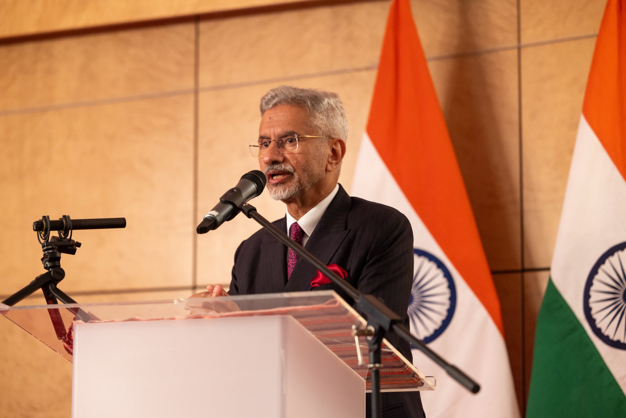 EAM Jaishankar meets Indian diaspora in Luxembourg, lauds their valuable contributions