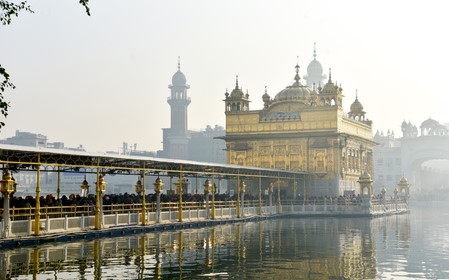Devotees brave cold to ring in New Year at Golden Temple, shrines across Punjab and Haryana