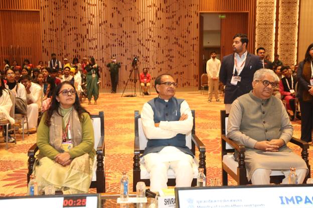 Shivraj Singh Chouhan interacts with youth delegates at Viksit Bharat Young Leaders Dialogue 2026