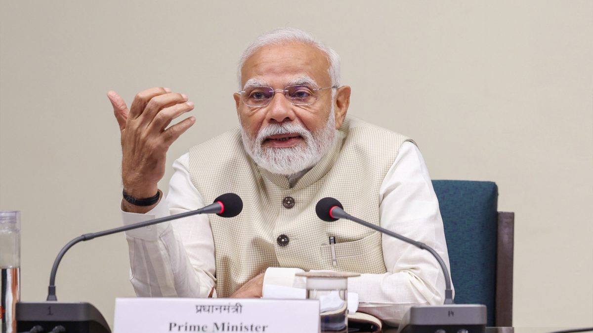 Modi Sitting Position PM Modi chairs roundtable with Indian AI start-ups ahead of India AI ...