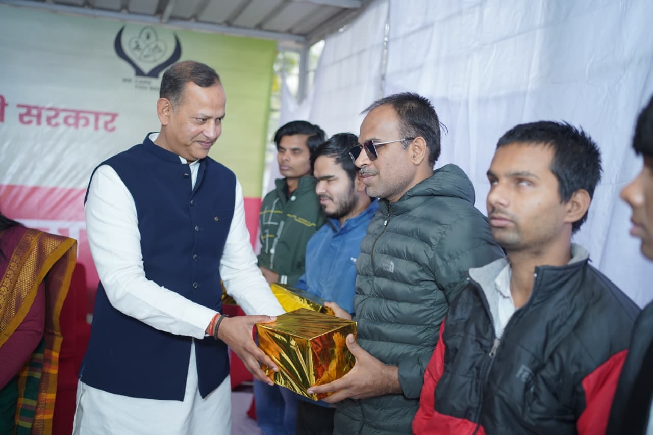 On Braille Day, Delhi Minister Ravinder Indraj honours visually impaired students
