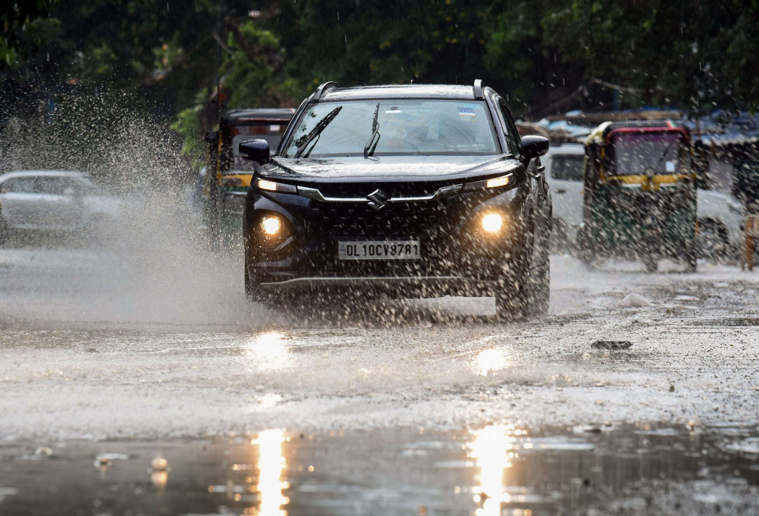 Rain, thunderstorms lash Delhi-NCR, temperature set to drop sharply