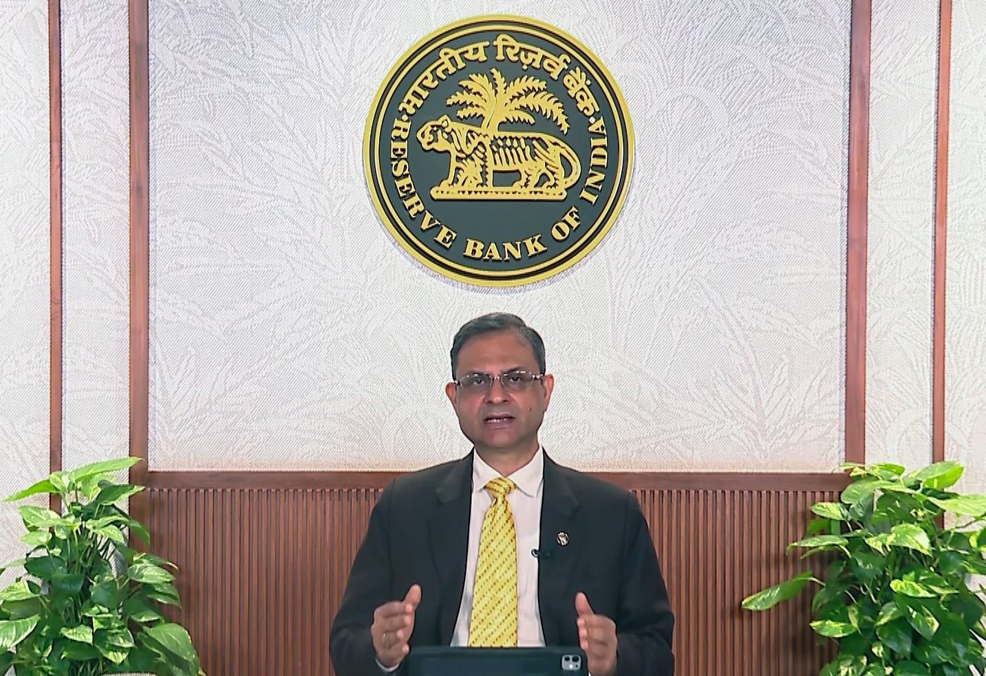 RBI keeps repo rate unchanged at 5.25%, maintains neutral stance