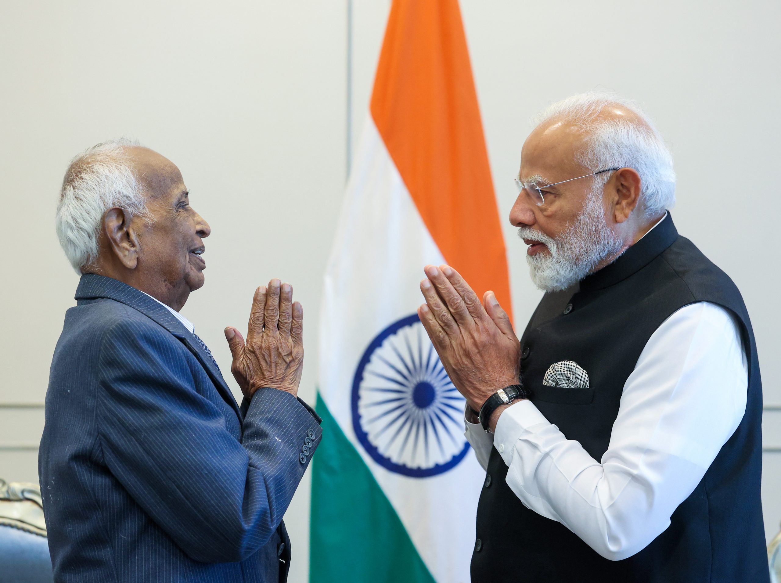 PM Modi interacts with INA Veterans in Malaysia, pays tribute to Azad Hind Fauj
