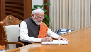 PM Modi to Lead International Day of Yoga 2026 Celebrations at Kolkata’s Historic Red Road
