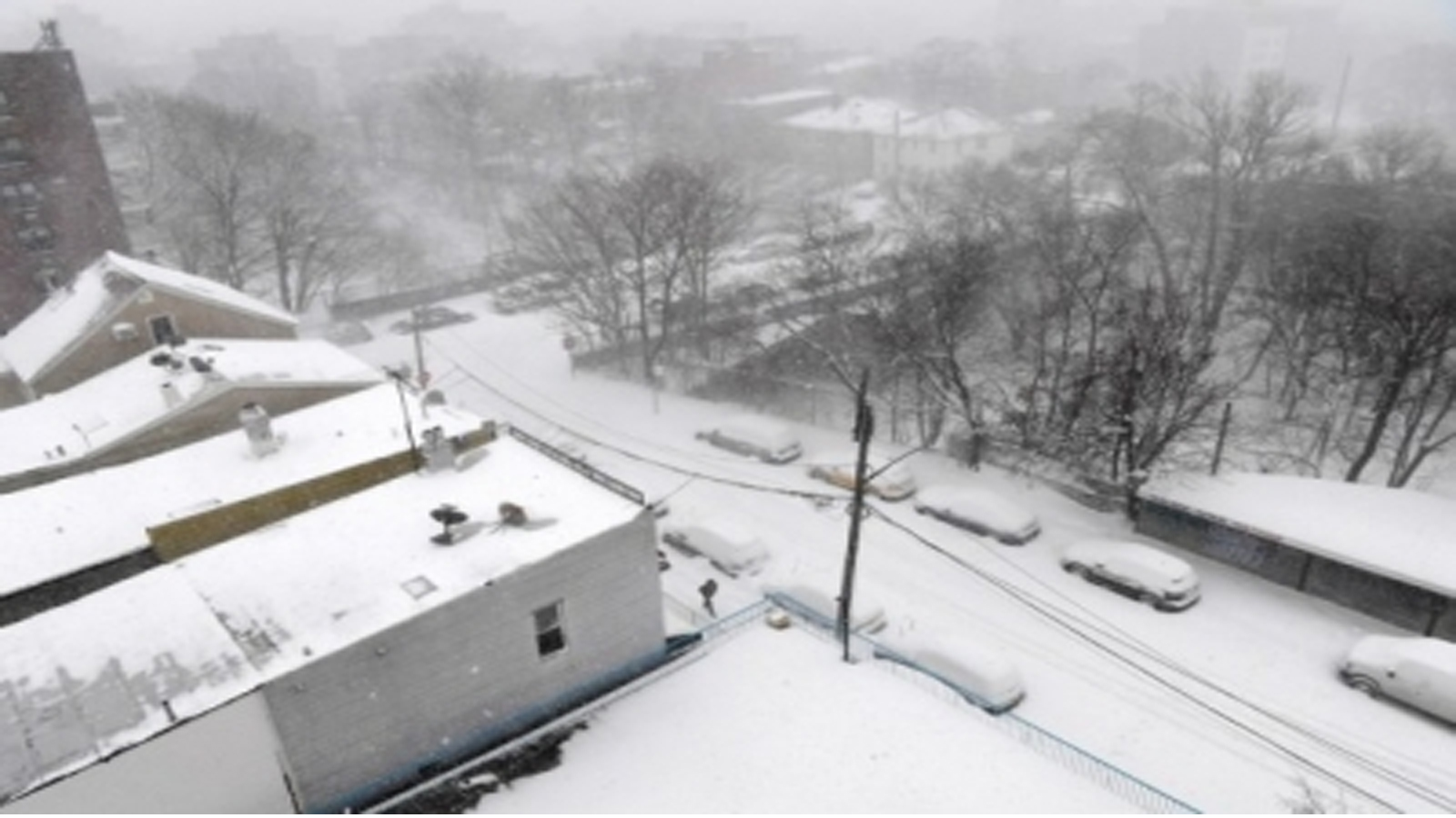 Paralyzing blizzard hits US Northeast, closing roads and canceling flights