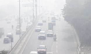 Dense Morning Fog Envelops Delhi-NCR; Visibility Affected