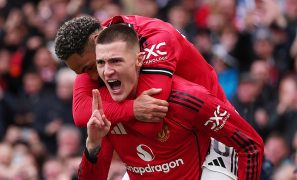 Man Utd strengthen top-four bid, Liverpool held by Spurs
