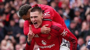 Man Utd strengthen top-four bid, Liverpool held by Spurs