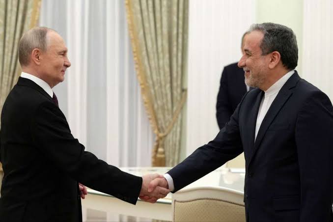 Iran’s FM Abbas Araghchi Arrives in St Petersburg for Talks with Vladimir Putin