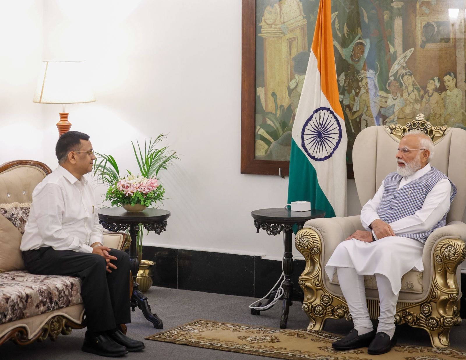 Prime Minister meets immunologist Gobardhan Das, praises his work