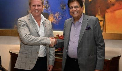 Piyush Goyal welcomes Todd McClay ahead of India-New Zealand FTA signing on April 27