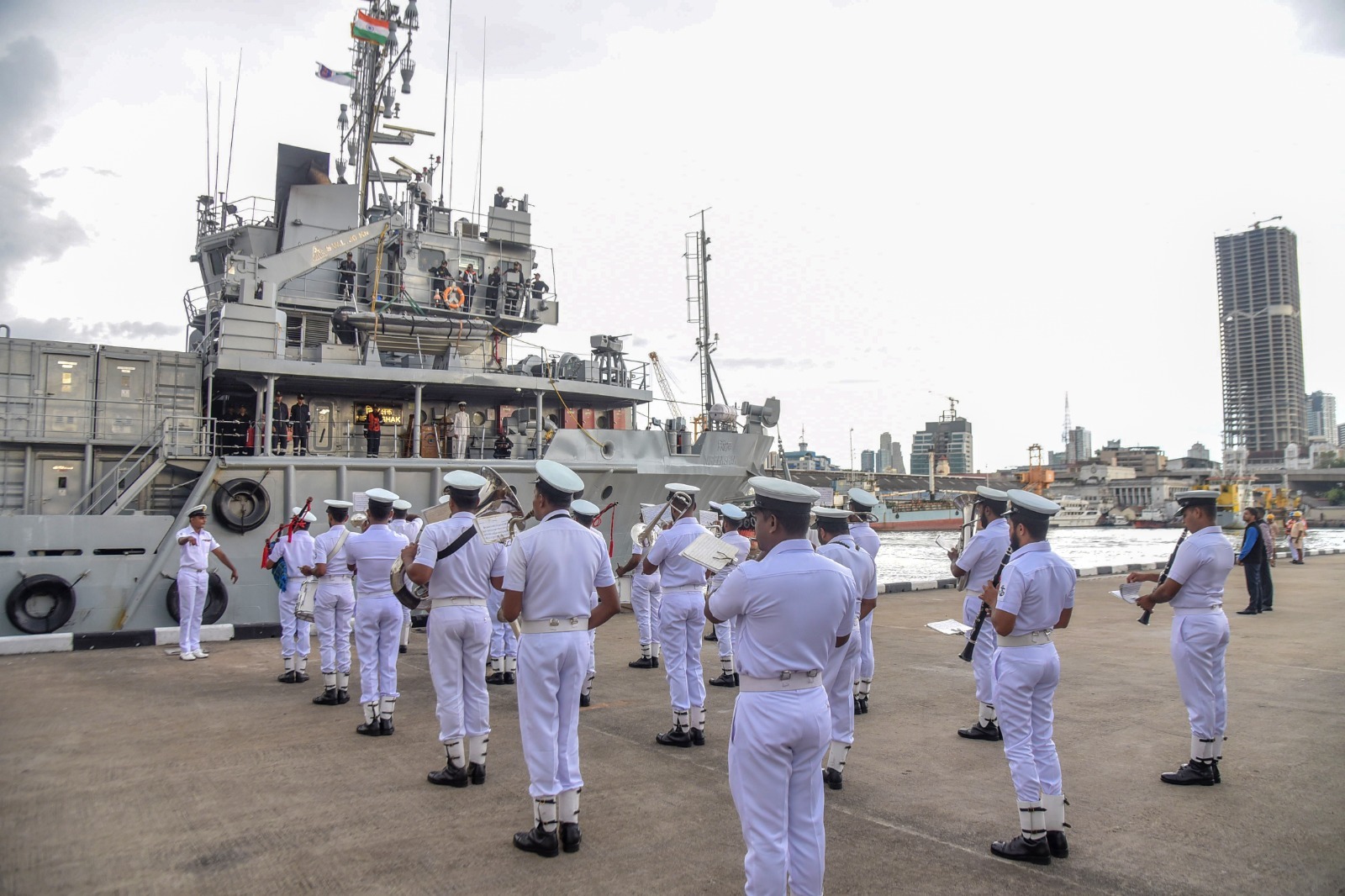 India, Sri Lanka strengthen maritime ties with IN-SLN DIVEX 2026 in Colombo