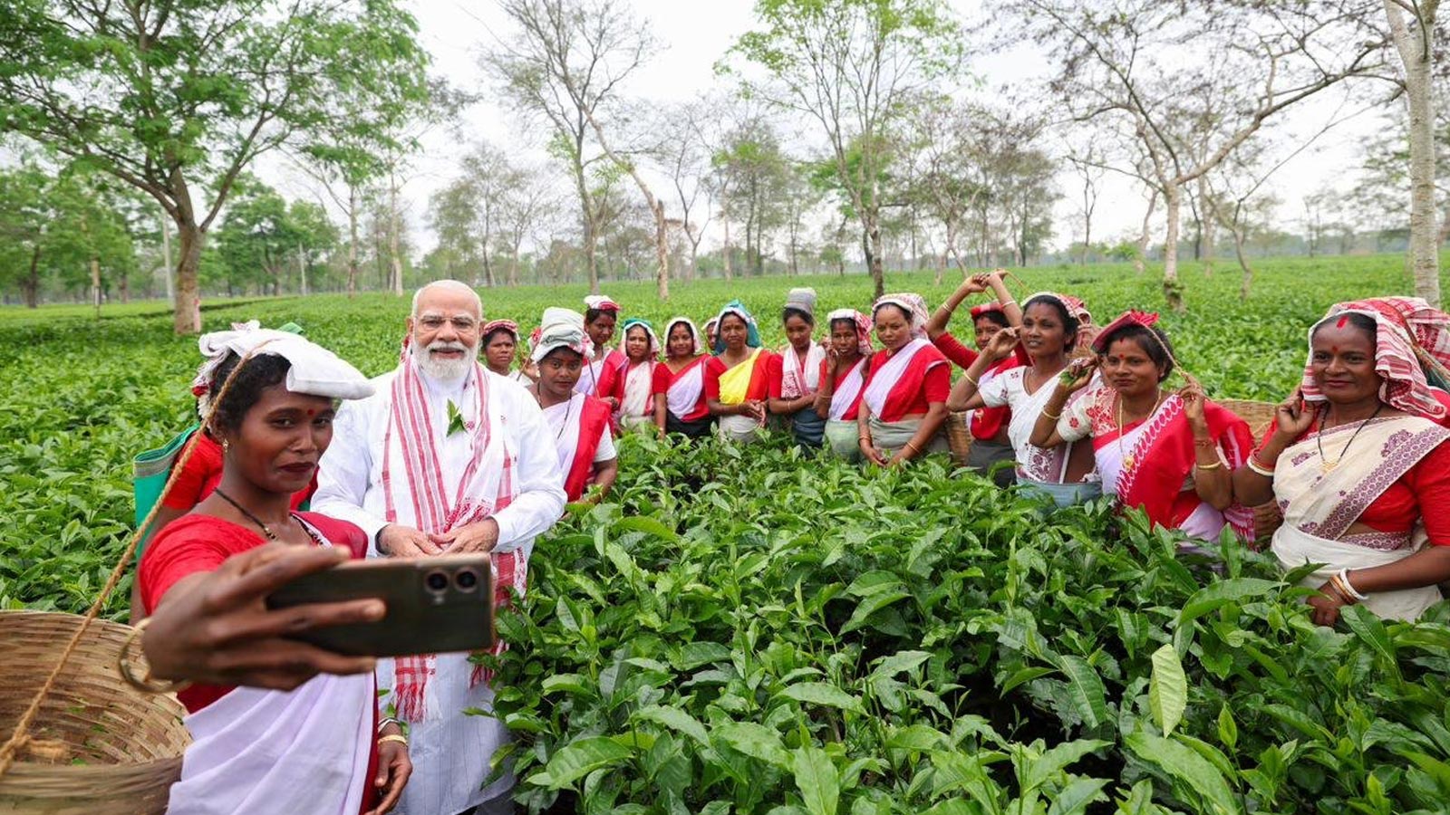 PM Modi visits tea garden in Assam’s Dibrugarh, calls it a ‘memorable experience’