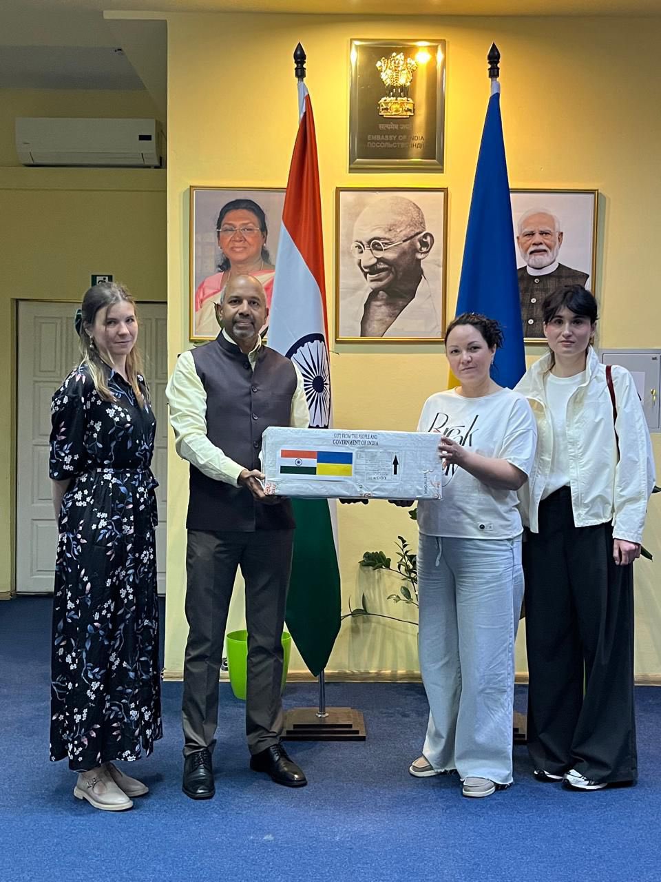 India hands over humanitarian aid to Ukraine’s health ministry